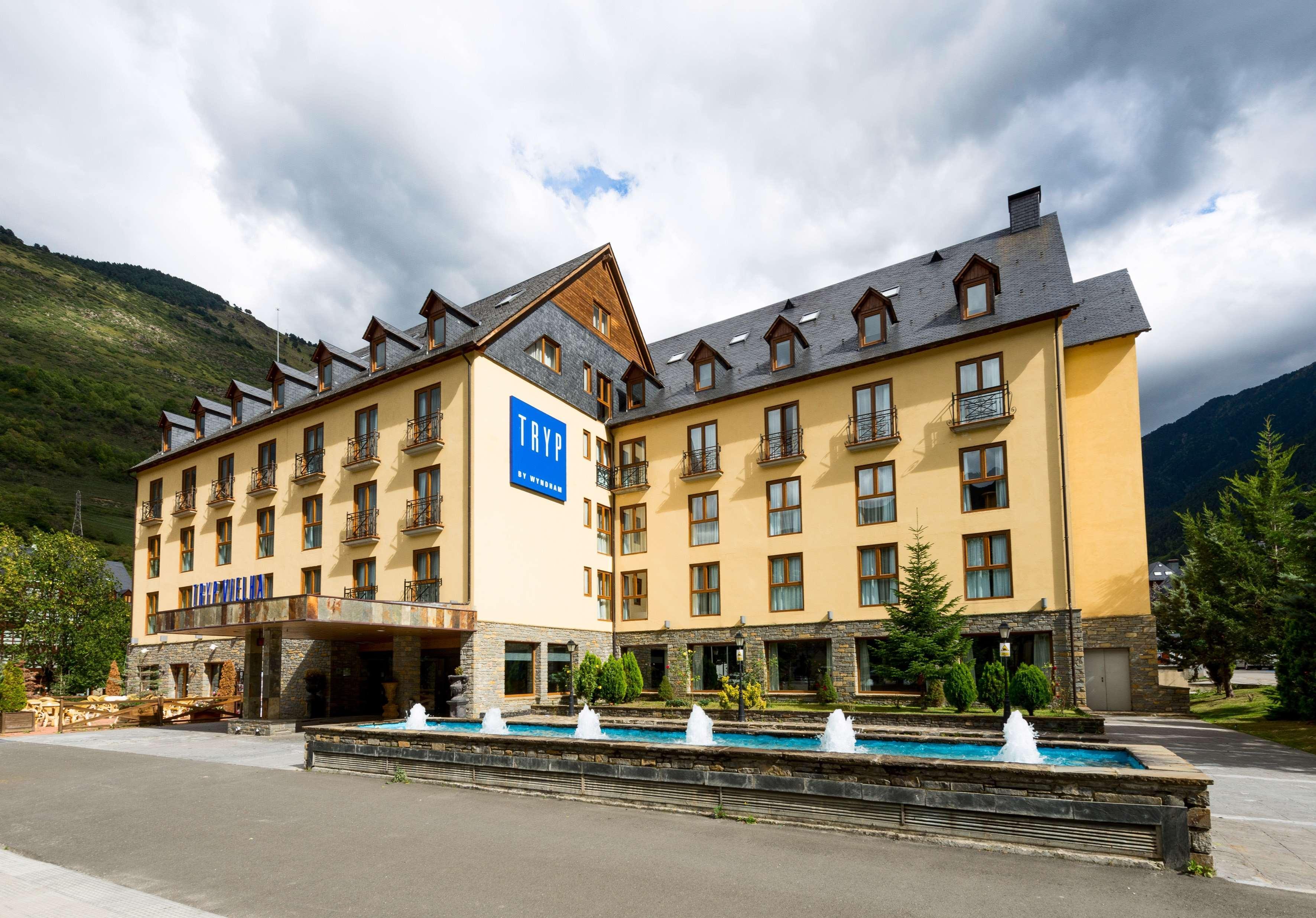 Hotel Vielha Val D'Aran, Affiliated By Melia Bagian luar foto