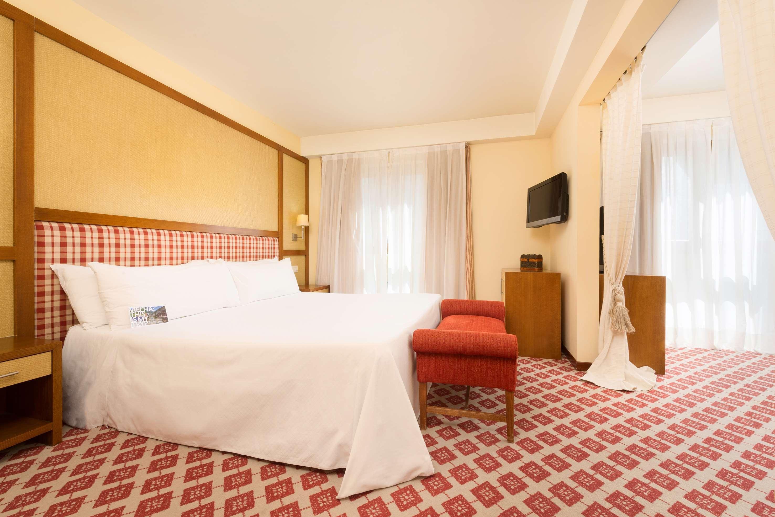 Hotel Vielha Val D'Aran, Affiliated By Melia Bagian luar foto
