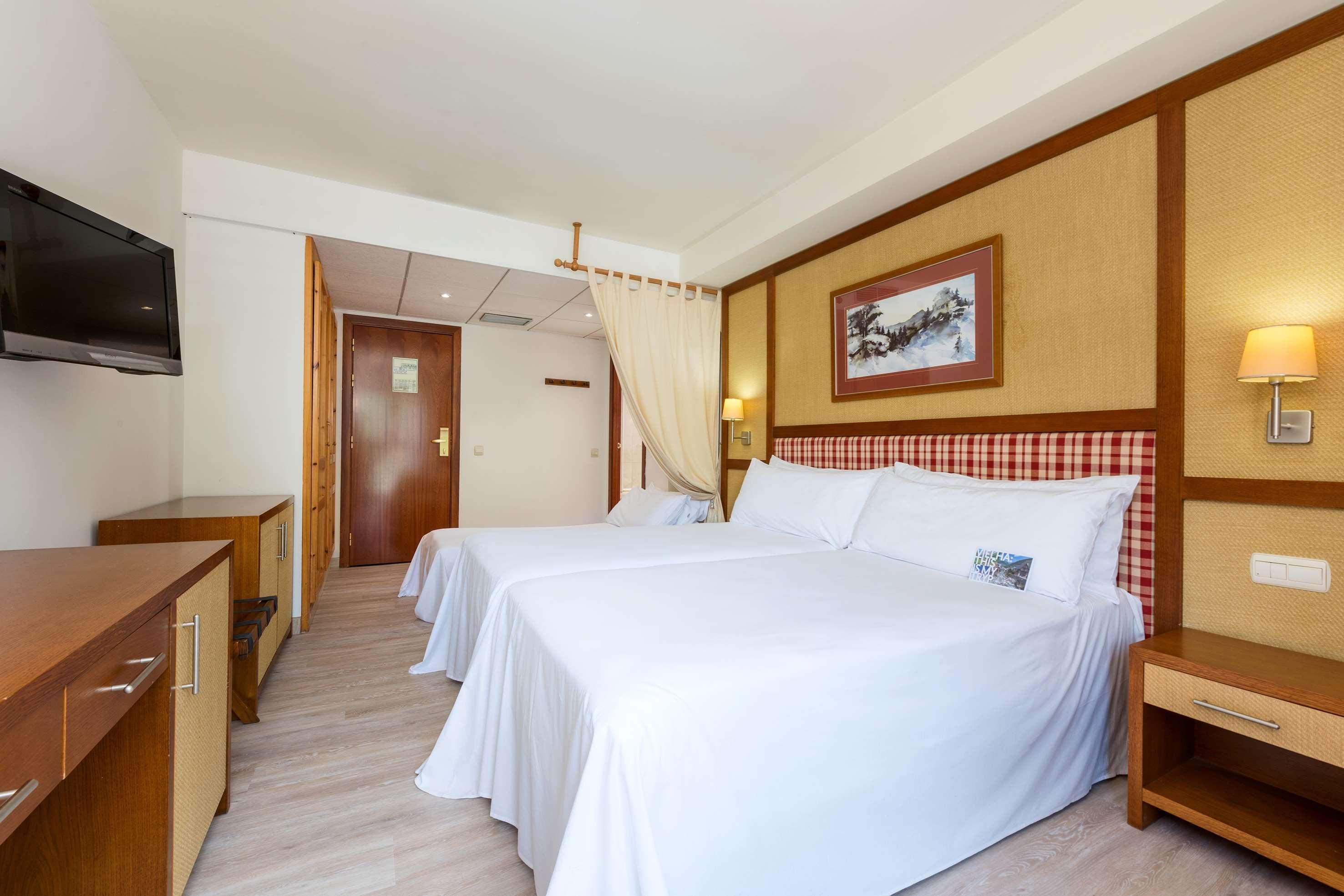 Hotel Vielha Val D'Aran, Affiliated By Melia Bagian luar foto