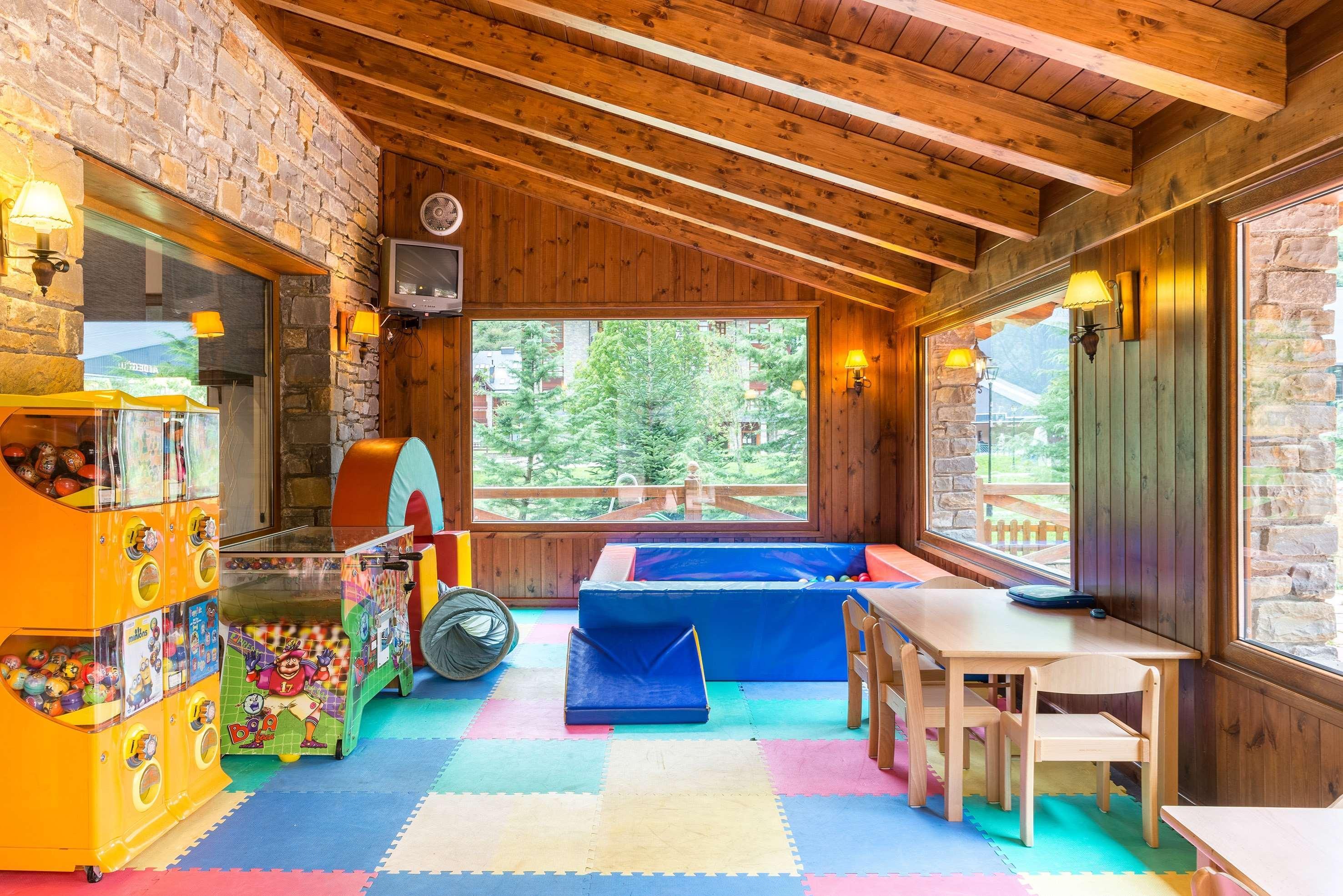 Hotel Vielha Val D'Aran, Affiliated By Melia Bagian luar foto