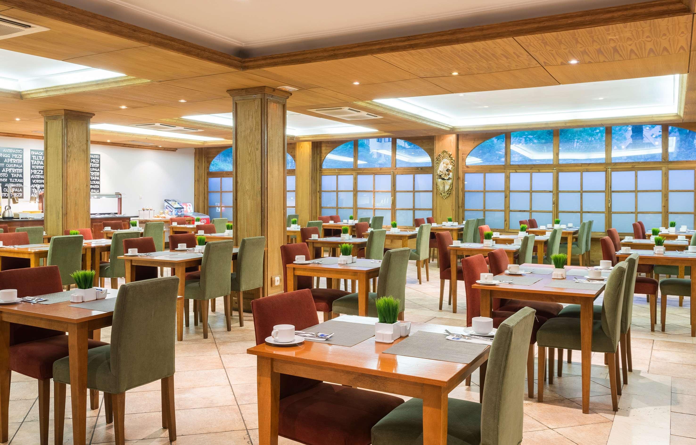 Hotel Vielha Val D'Aran, Affiliated By Melia Bagian luar foto