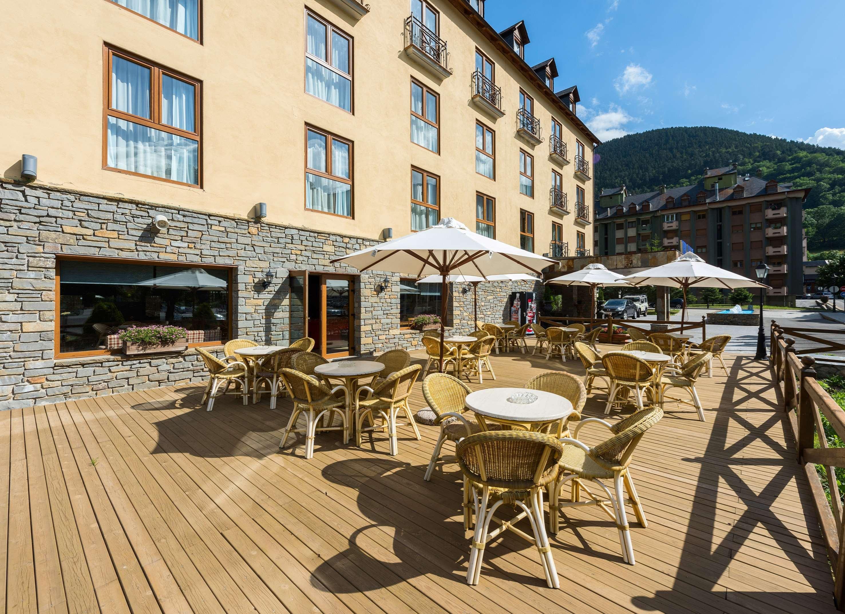 Hotel Vielha Val D'Aran, Affiliated By Melia Bagian luar foto