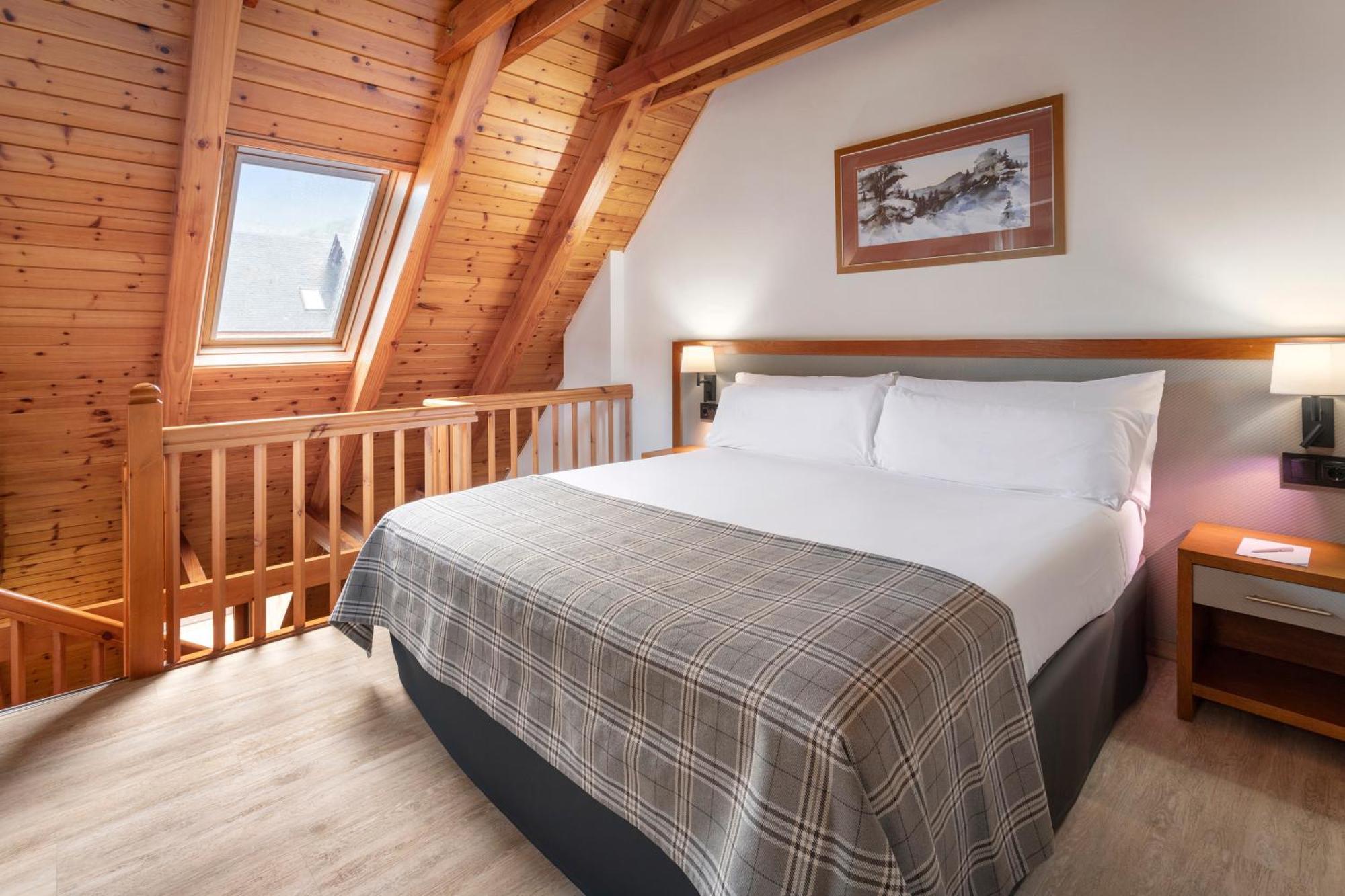 Hotel Vielha Val D'Aran, Affiliated By Melia Bagian luar foto