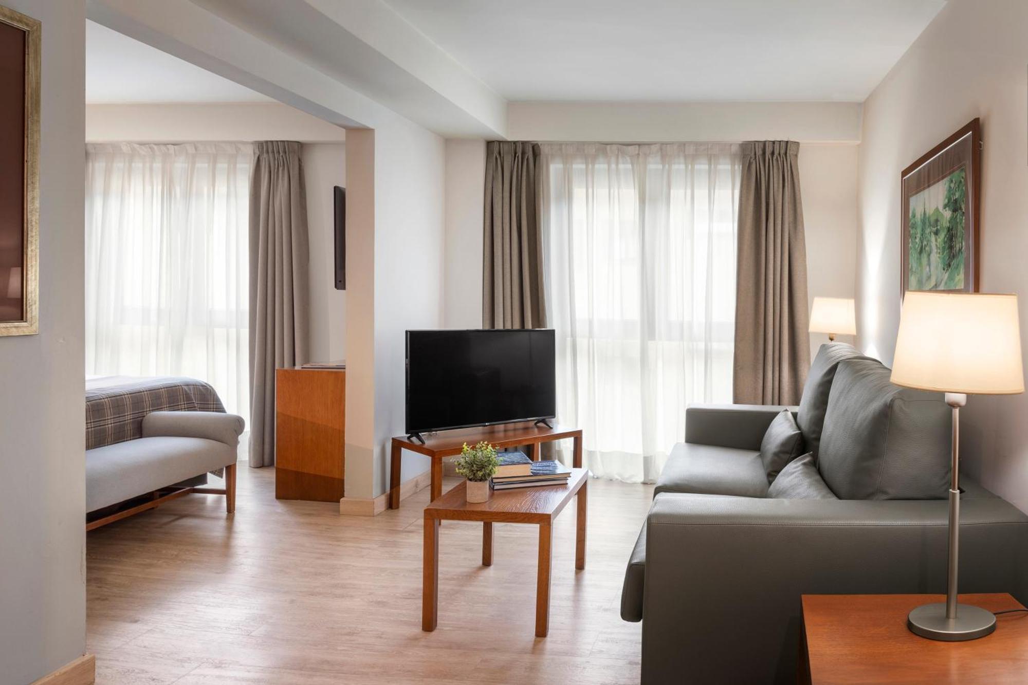 Hotel Vielha Val D'Aran, Affiliated By Melia Bagian luar foto